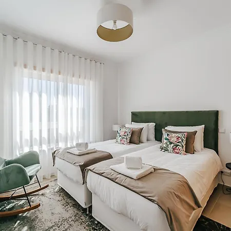 Beachfront Atlantic Sunset A07 אובידוס